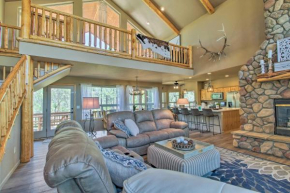 Spacious Show Low Hideaway with Deck and Grill!